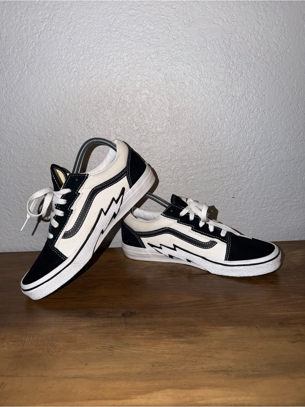 Vans Old Skool Bolt 2-tone Fashion Low Sneakers Black/White 500714 Sz 7 Juniors